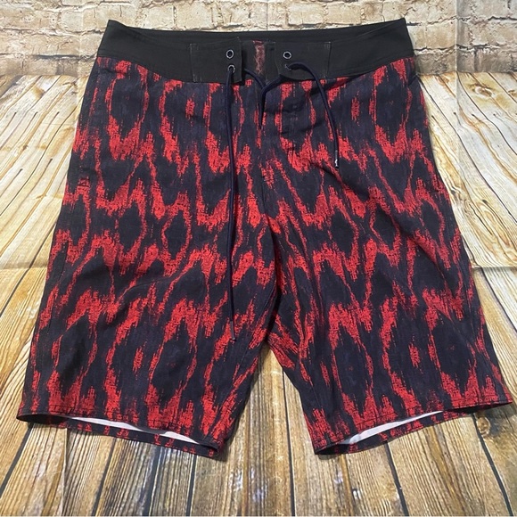 American Eagle Red Black Pattern Swim Shorts - Picture 1 of 5
